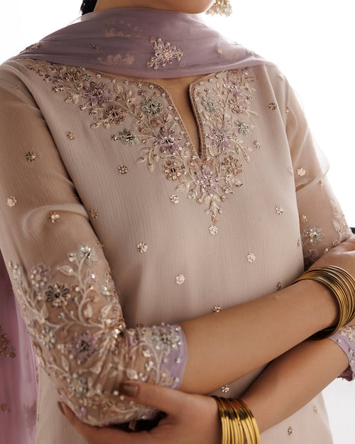 Blush Noor